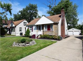 557 Oak Knoll Ave SE, Warren, OH