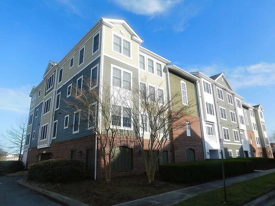 1st image of 38415 Boxwood Ter Unit 301