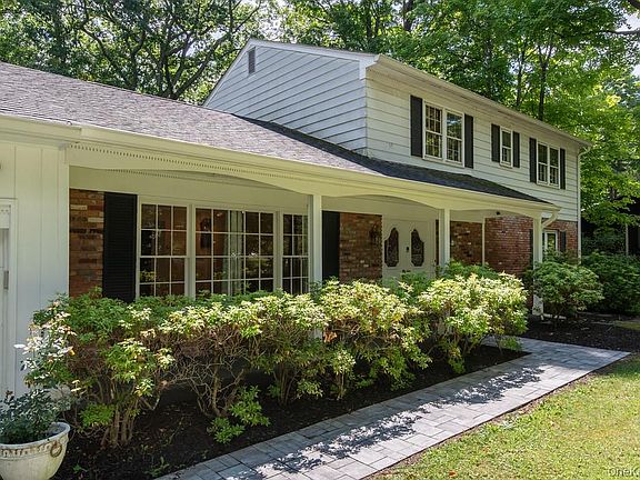 4th image of 11 Carnelli Court