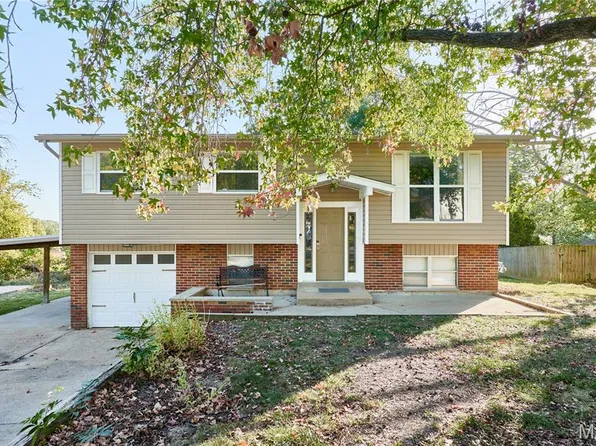 1093 Orchard Trl, Pevely, MO 63070
