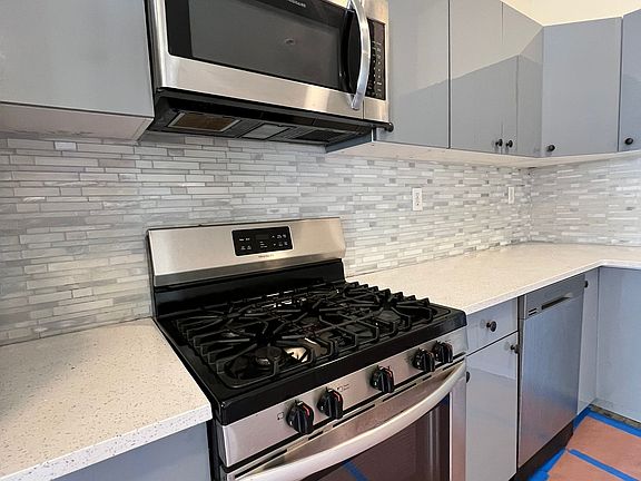 4th image of 182 Lexington Ave APT 2