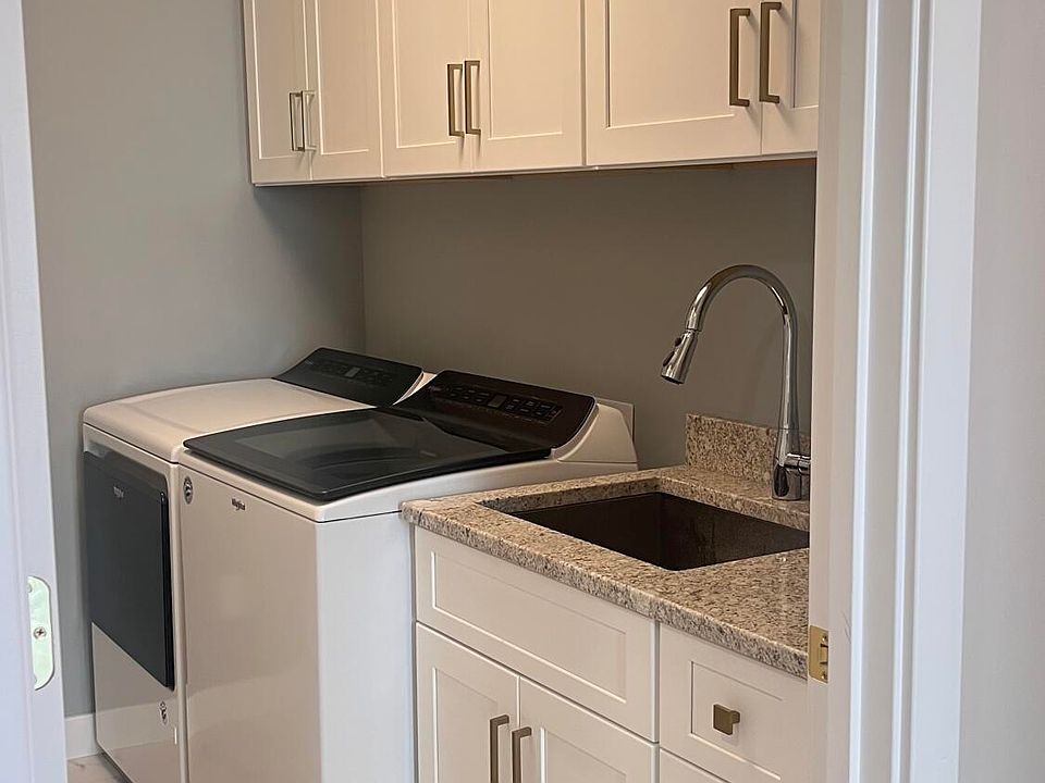 1054 Bristol Ct, photo 15