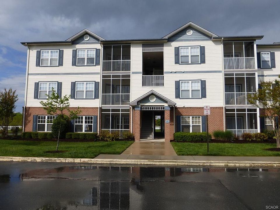1st image of 106 Pond Dr