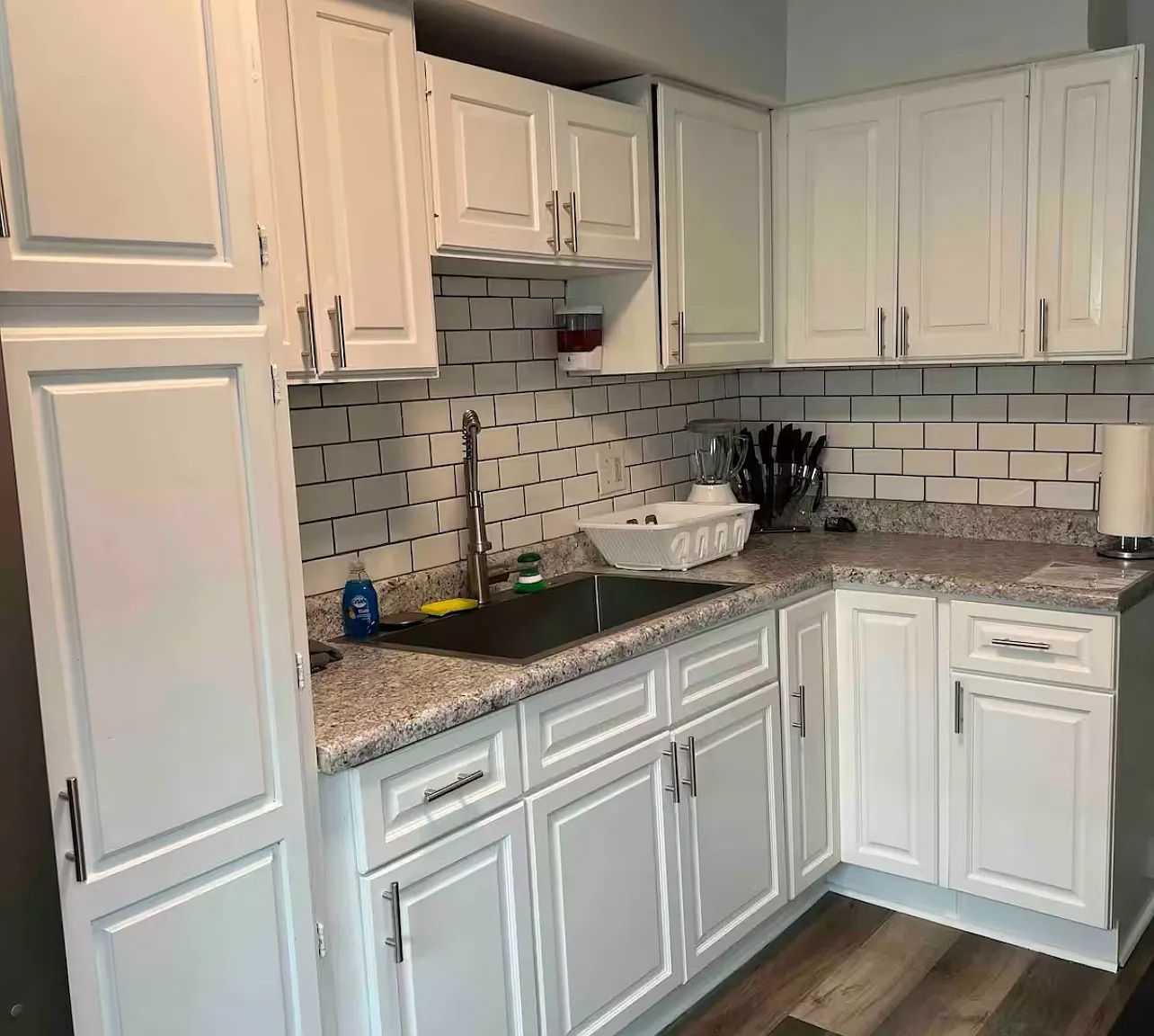 915 Perry St — Photo 4