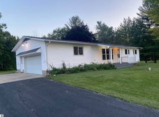 676 E Remus Rd, Mount Pleasant, MI 48858