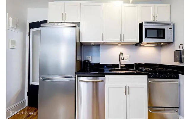 Rented by Douglas Elliman | media 36