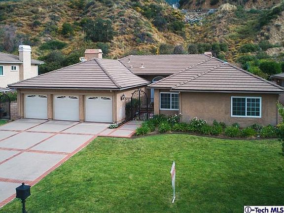 4th image of 1215 Arno Dr
