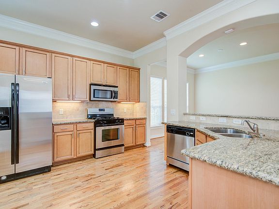4th image of 8808 Lakeshore Bend Dr