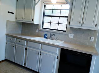 802 Hawthorne Ln, Edmond, OK 73003
