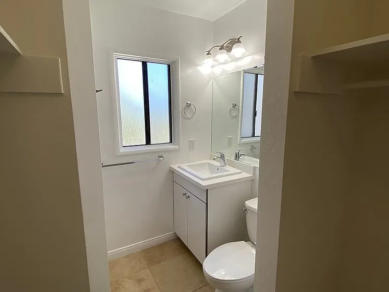 2555 S Sepulveda Blvd — Photo 21