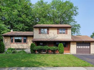 5 Onondaga St, Old Bridge, NJ 08857