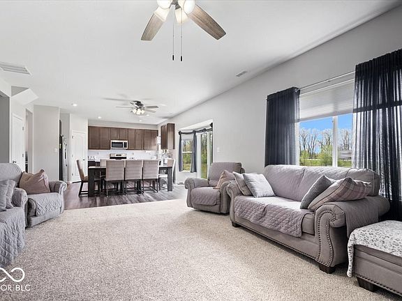 5th image of 9707 Violet Cir