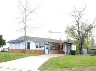 926 Austin St, Pleasanton, TX 78064
