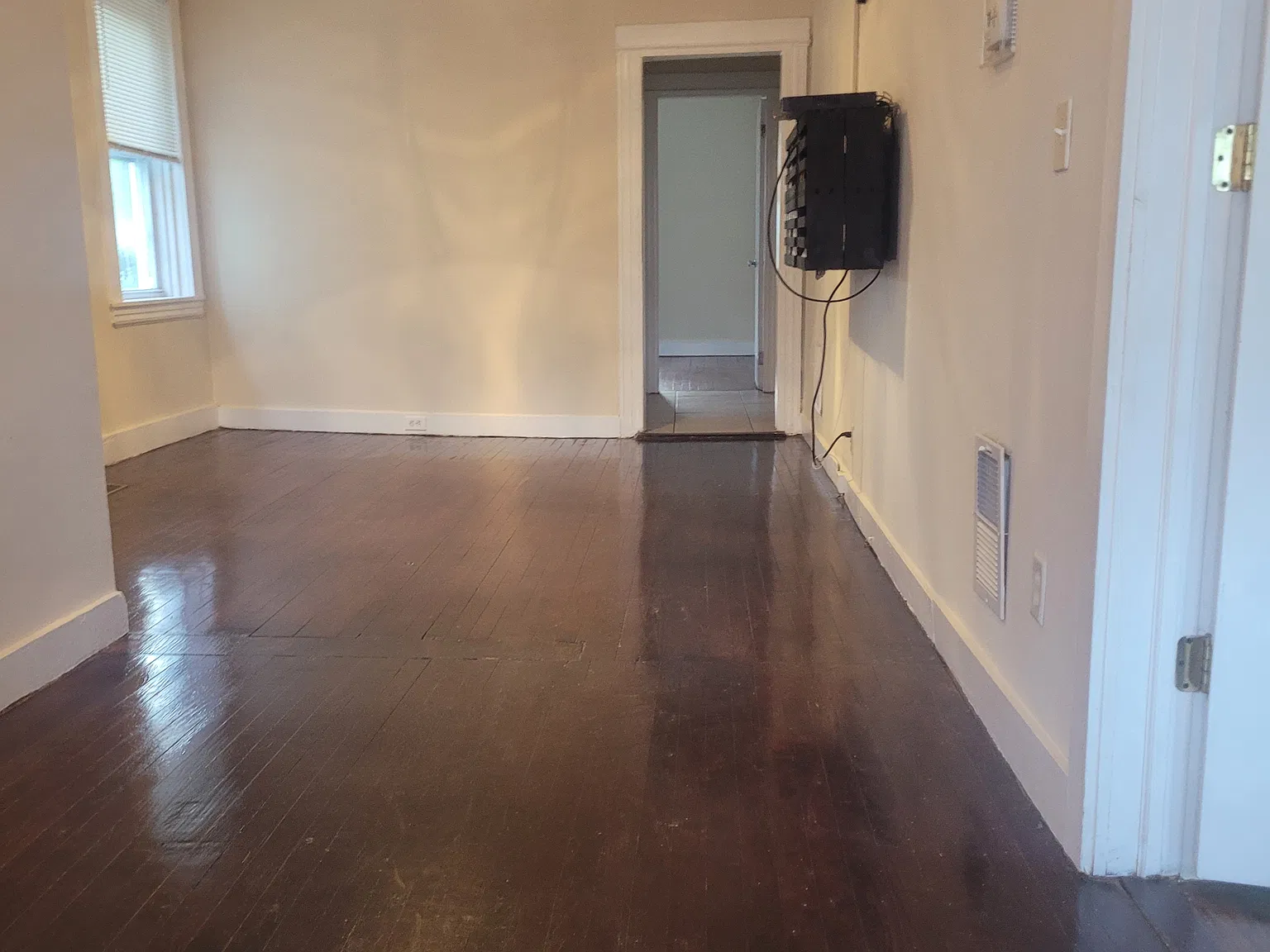 3 bed, 1500 sqft, $2,400 — Photo 3