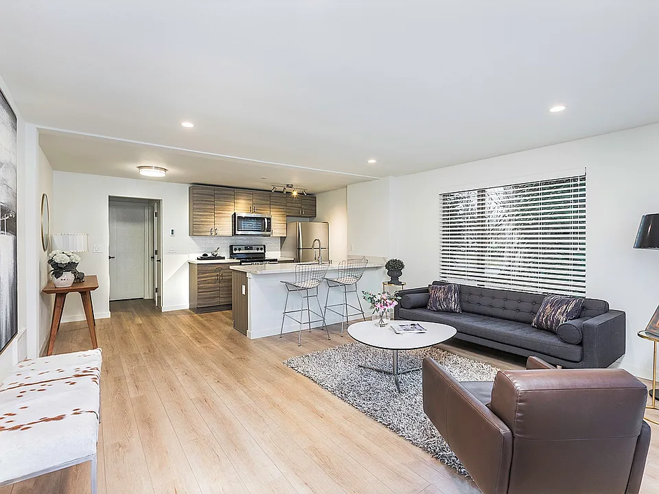 129 5th Ave NW