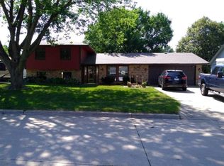 306 NW Stratford Ln, Ankeny, IA 50023