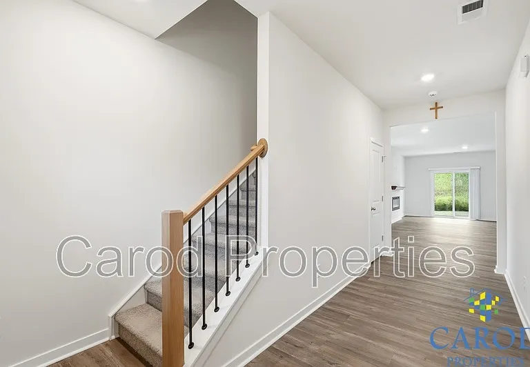 231 Brinkley Dr — Photo 3