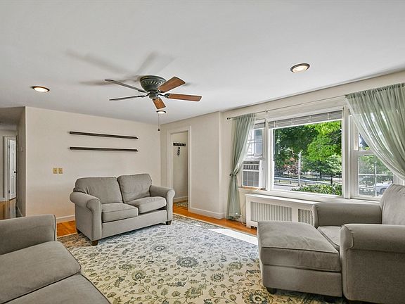 3rd image of 293 Harrington Way