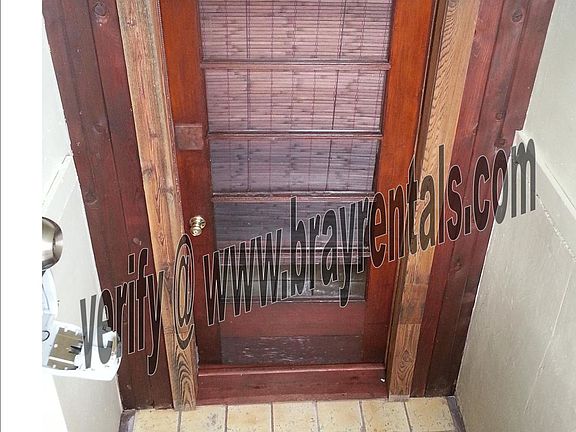 1728 Dolores St. entry