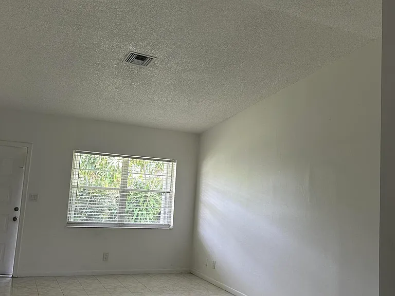 6140 SW 41st Ct #1 — Photo 11