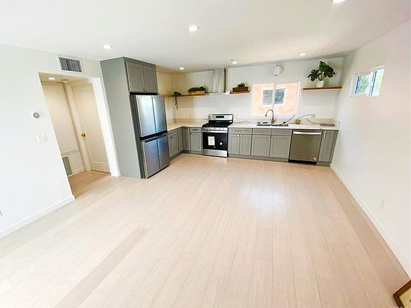 2nd image of 2318 Fernleaf St #2320