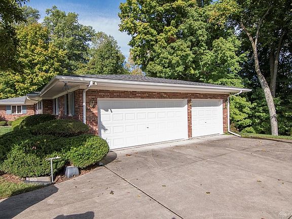 2nd image of 1345 Stratford Dr
