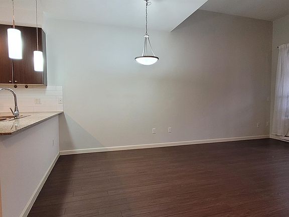 4th image of 2484 Wilson Ave #409