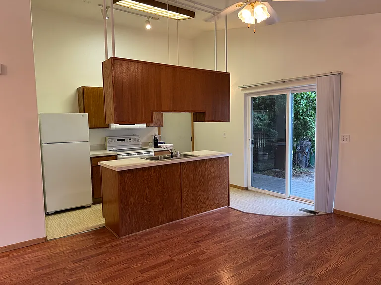 211 N Lilly St #213 — Photo 4