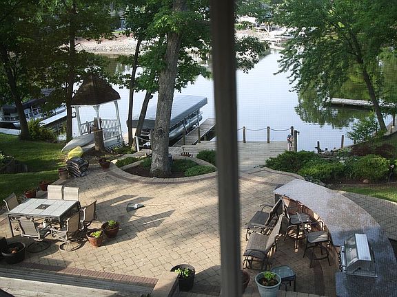 3rd image of 2458 E Lake Shore Dr