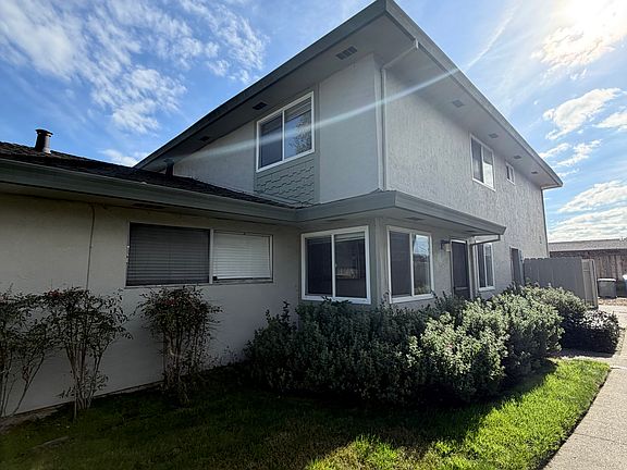3rd image of 34813 Starling Dr APT 3