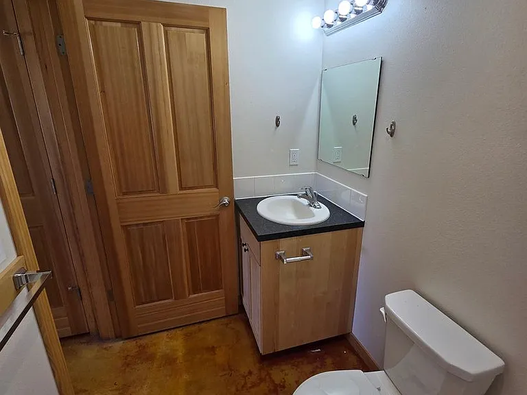 132 SW Avery Ave — Photo 12