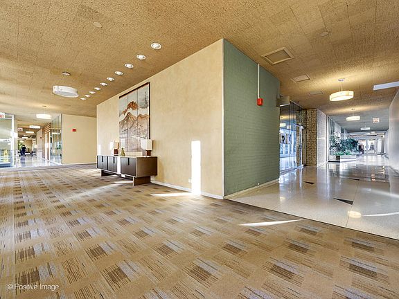 3rd image of 3950 N Lake Shore Dr #811B
