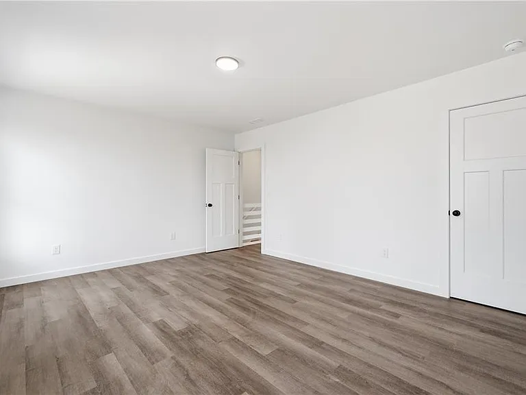 91 Smith And Wesson Way — Photo 56