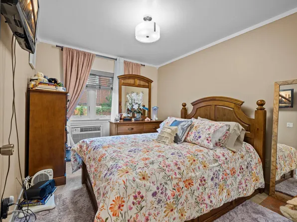 7941 Sea View Avenue image 11 of 18