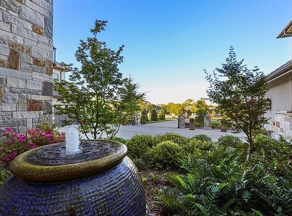 5th image of 1555 Silver Creek Cir