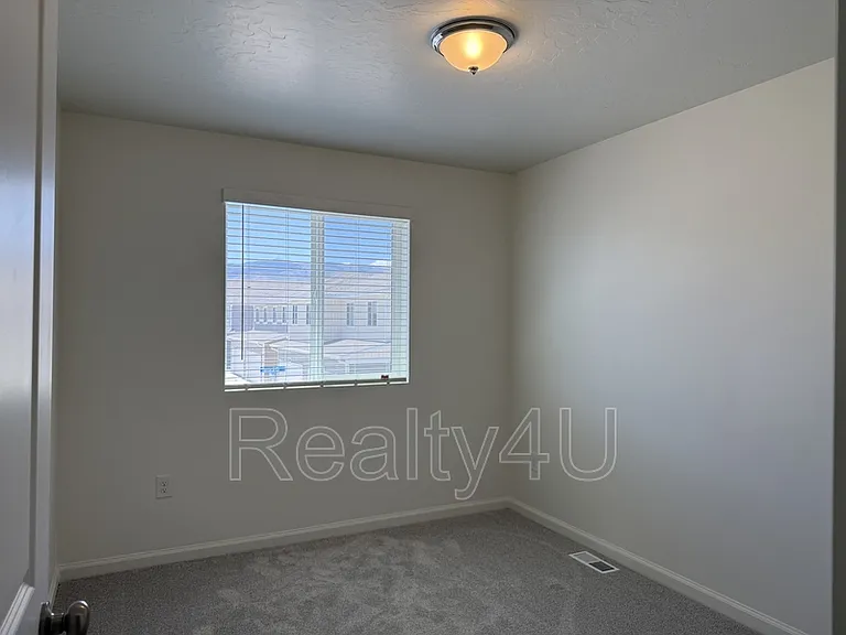 203 E Arcade Dr #1 — Photo 8