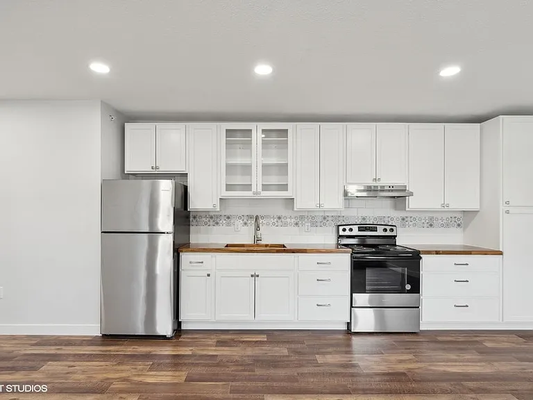 413 Jefferson St #10 — Photo 2