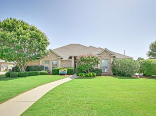 912 Yukon Dr, Mansfield, TX 76063