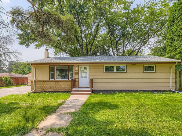 6807 Quail Ave N, Brooklyn Center, MN 55429