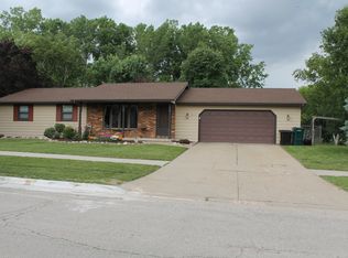 2974 Woodale Ave, Green Bay, WI 54313