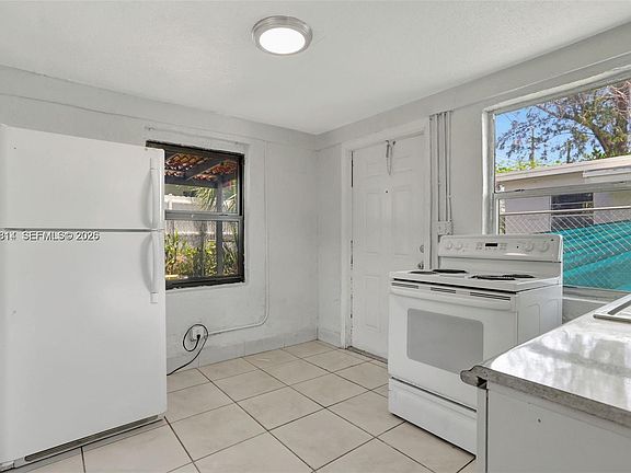 5th image of 2701 NW 18th Ter #B
