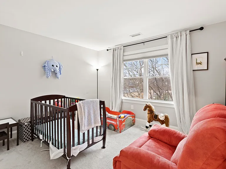 100 Baldwin Ave #7 — Photo 24