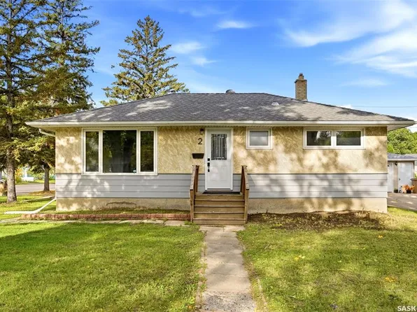2 Sampson PLACE, Regina, SK S4R 4R4