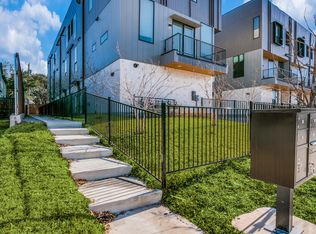 345 Mathey Ct, Dallas, TX 75208