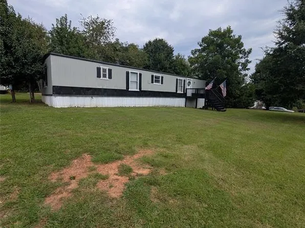 126 Cedarvale Dr, Harmony, NC 28634