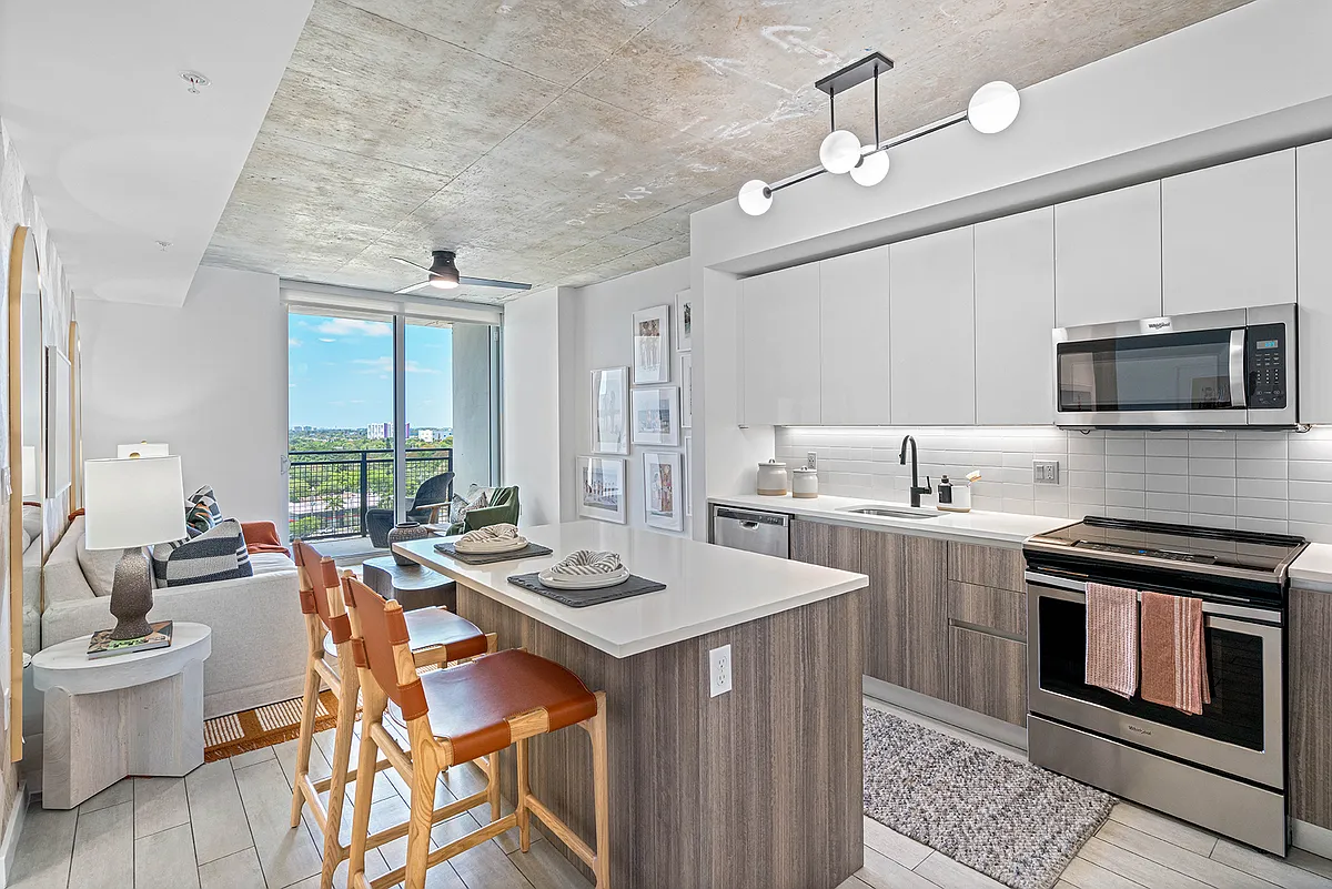 Building Photo - Cortland Midtown Miami