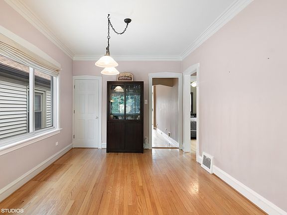 4th image of 5869 N Medina Ave