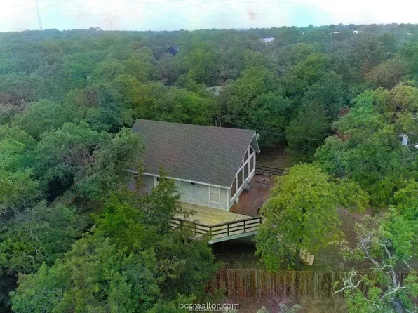 302 Lake Forest Cir, Somerville, TX 77879