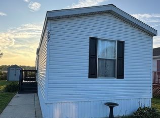 689 Waters Edge Pl, Michigan City, IN 46360