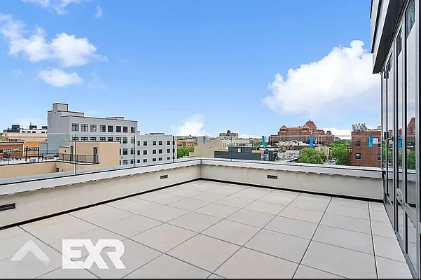 Rented by EXR | media 12